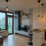 Modern Urban Retreat & Private Parking