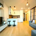 Modern Urban Retreat & Private Parking Vilnius