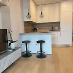 Modern Urban Retreat & Private Parking