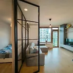 Modern Urban Retreat & Private Parking *