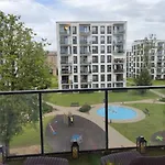 Modern Urban Retreat & Private Parking Vilnius