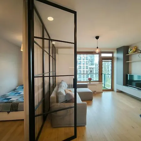 Modern Urban Retreat & Private Parking *
