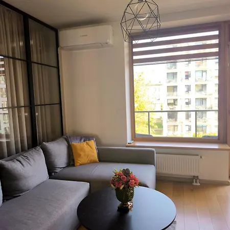 Modern Urban Retreat & Private Parking