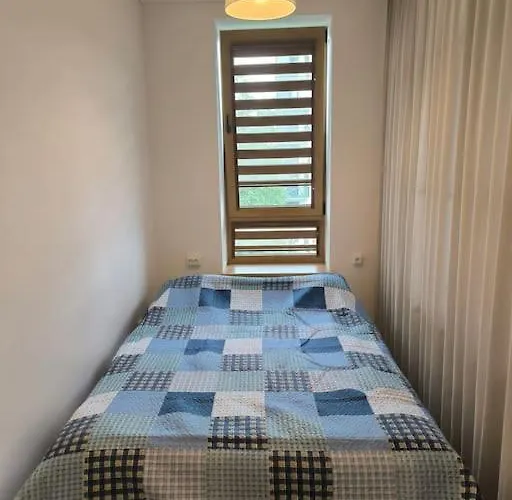 Modern Urban Retreat & Private Parking Apartment *