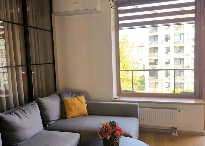 Modern Urban Retreat & Private Parking