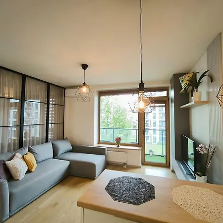 Modern Urban Retreat & Private Parking *